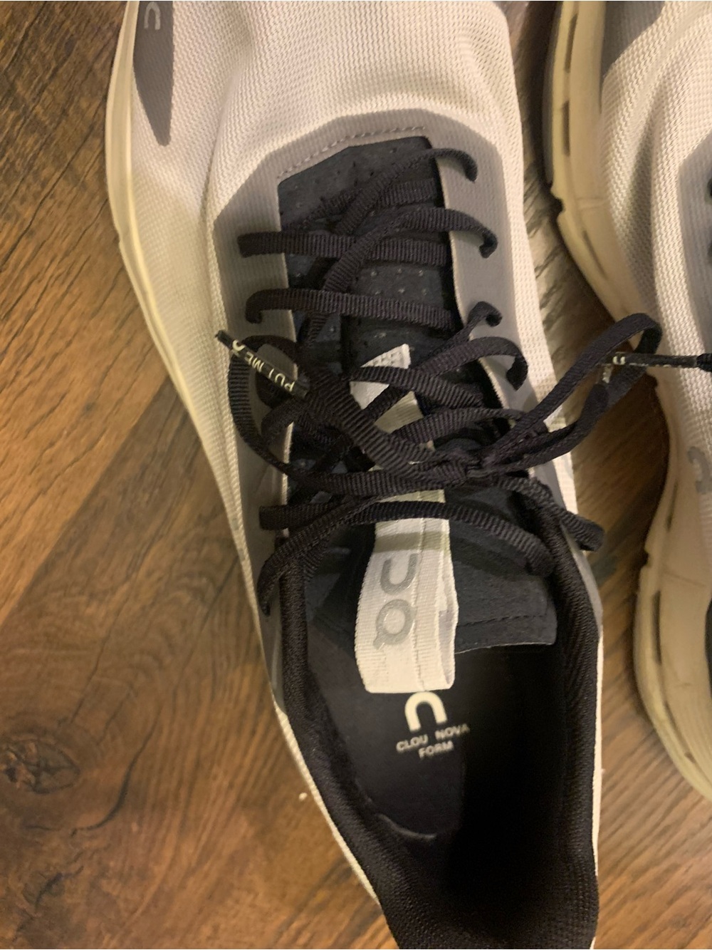 On Running Men's Trainer in Cream and Gray with Black Accents - Picture 11 of 13